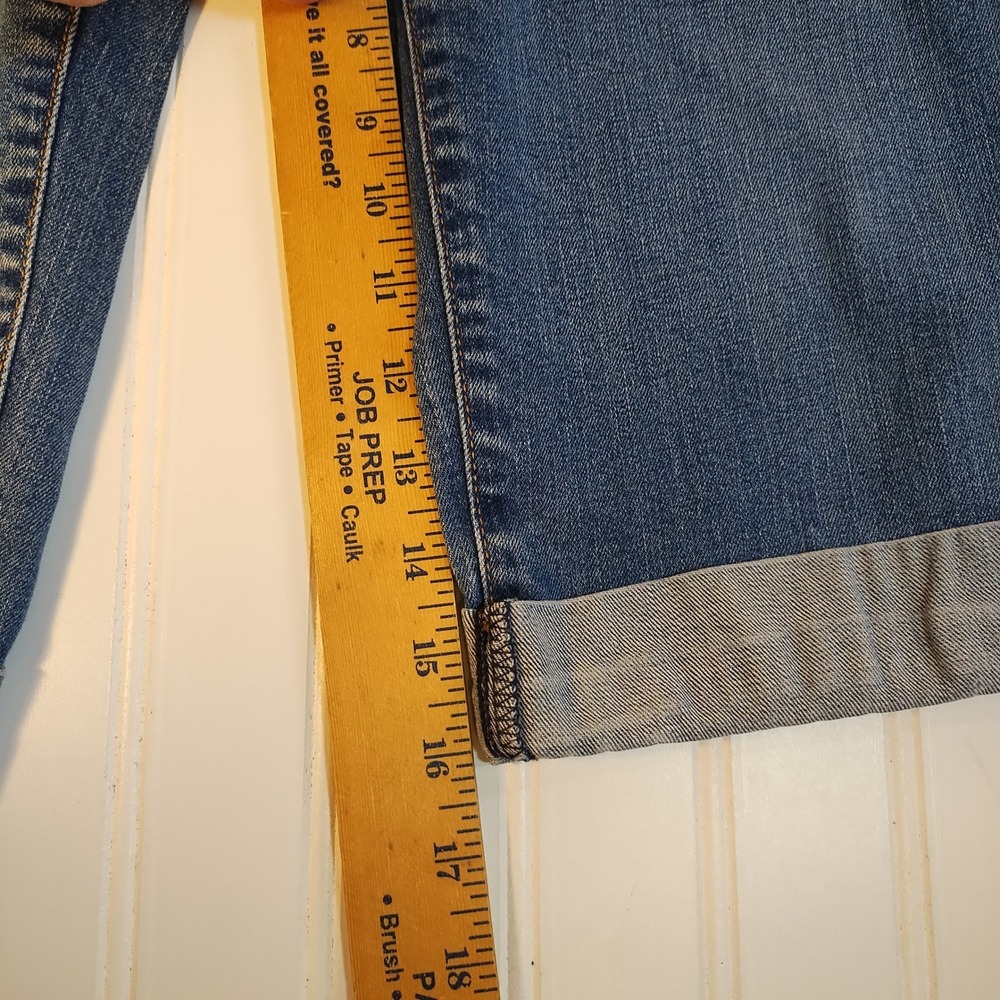 Levis Womens 4 Blue Denim Cuffed Capri Jeans Medium Wash Stretch Cropped Beach - Picture 4 of 6